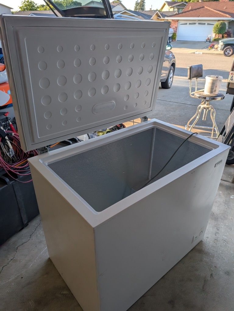 Chest Freezer - 8.7cuft