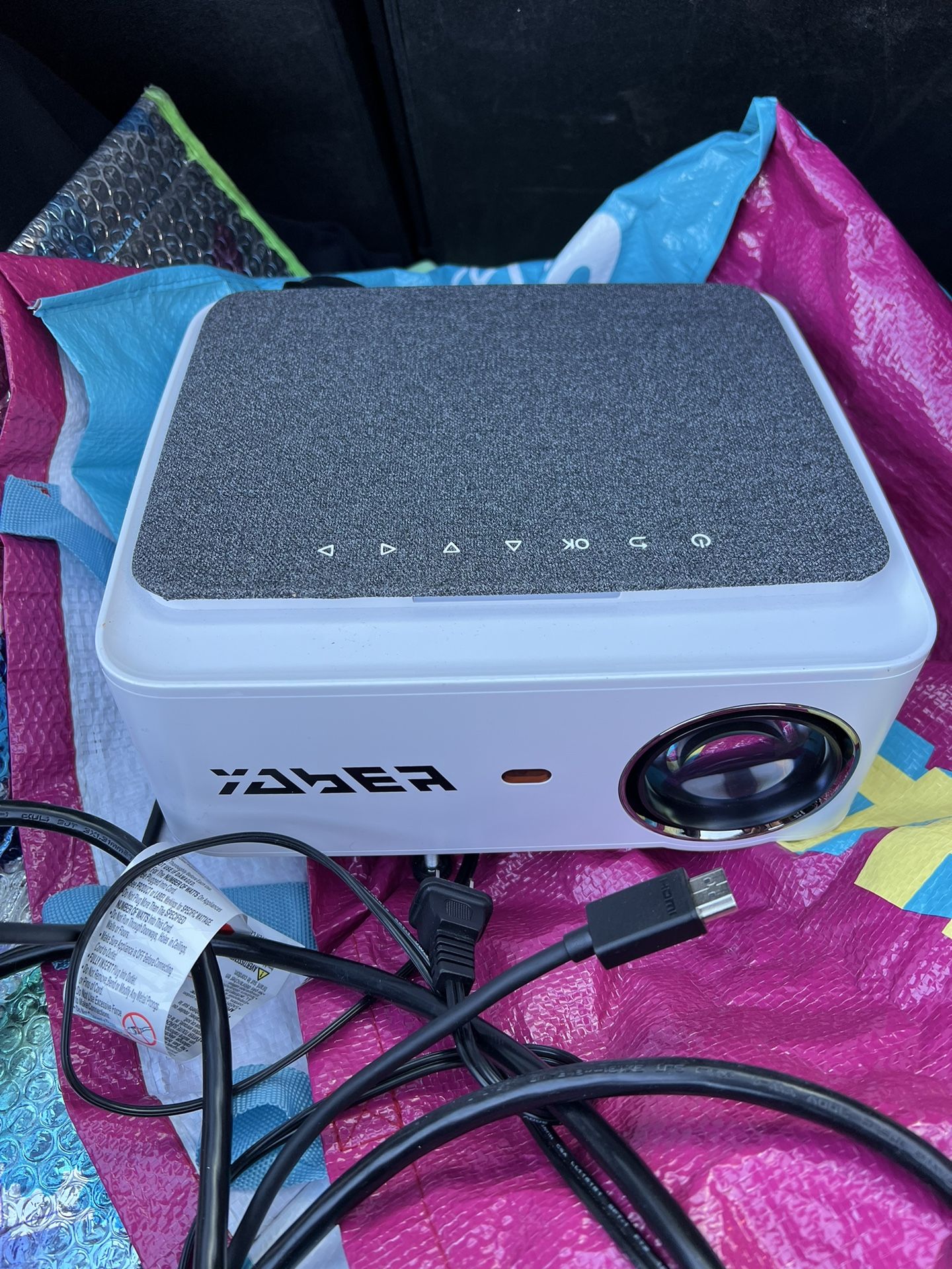 Yaber Wireless Projector V6