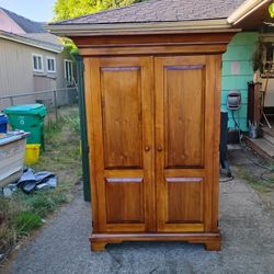 Wood Storage Cabinet/Entertainment Center $200