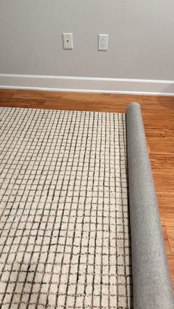 FREE RUG!! 8x10