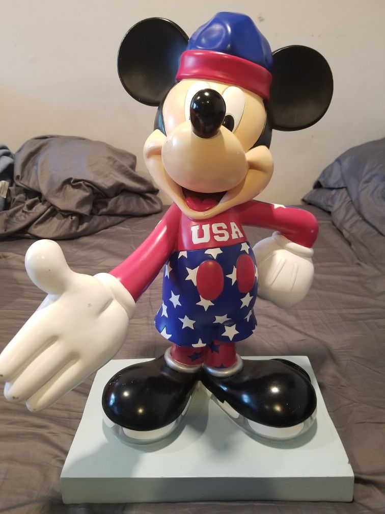 Mickey Mouse InspEARations 75th Anniversary Collectible Statue. Rare and limited edition.