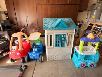 Little tikes (play house cottage, push car and ice cream play doh)