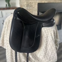 18.5in Dressage Saddle Frank Baines - Aires De Haute