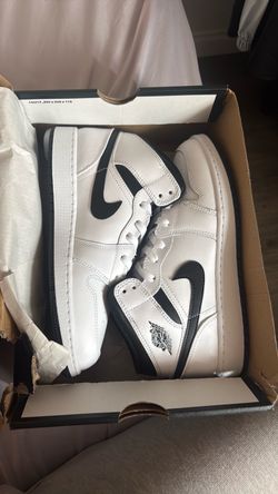 Air Jordan 1 MID