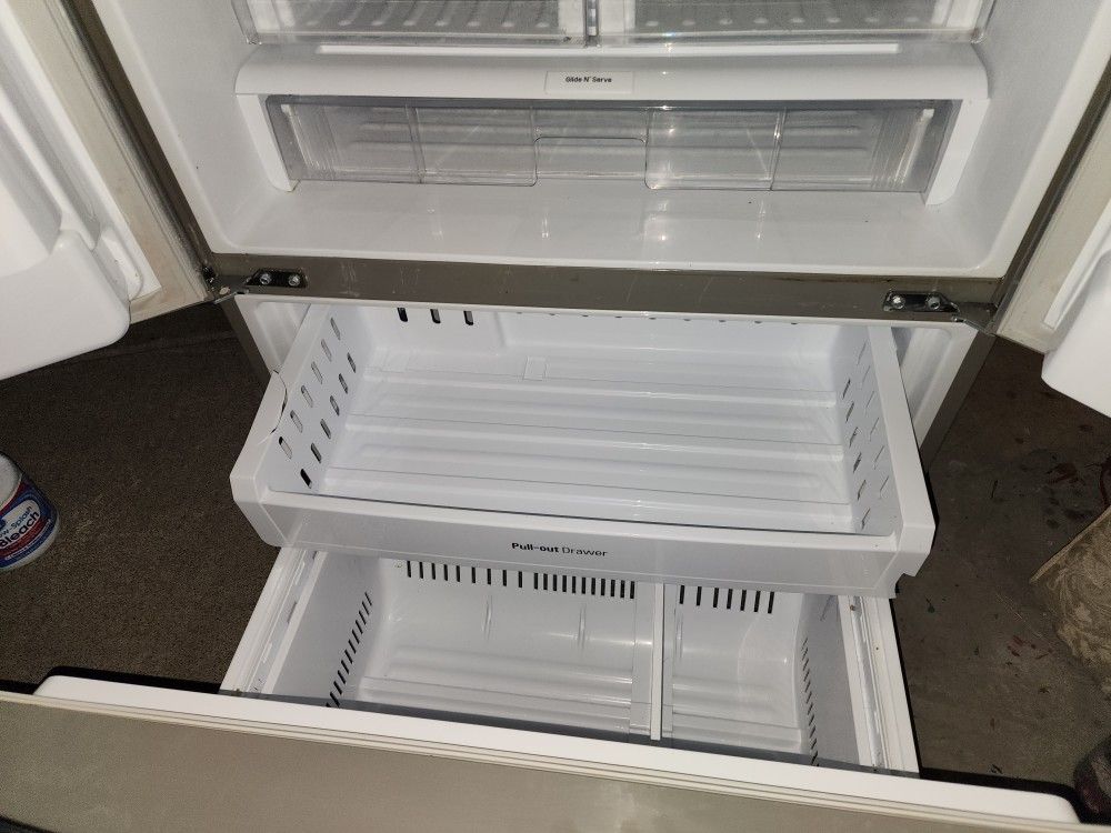 Silver LG refrigerator Water/Ice In Door