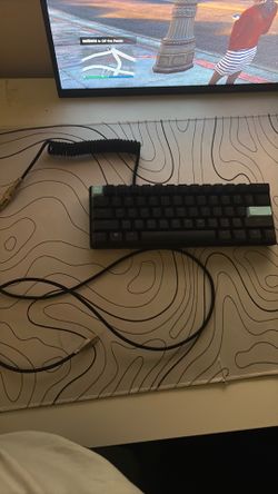 Razer huntsman mini comes with cord
