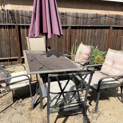 FREE Outdoor Dining Set