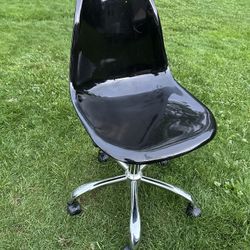 IKEA MIDCENTURY MODERN MOLDED BLACK PLASTIC & CHROME OFFICE CHAIR