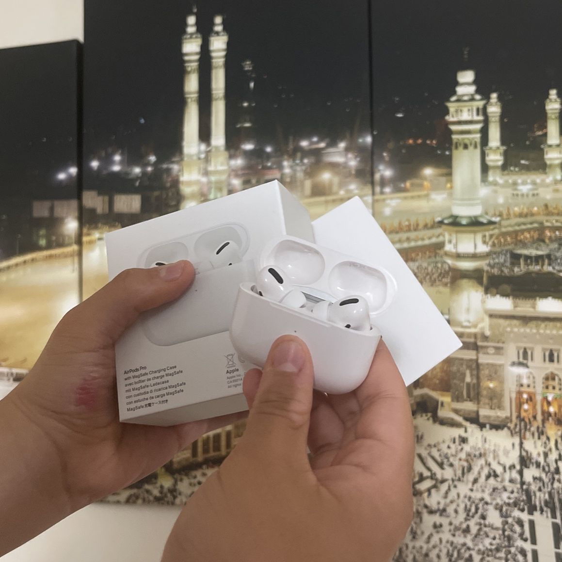 BRAND NEW "Airpods Pro" PRICE NEGOTIABLE 