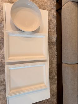 Large White Serving Set – Like New Includes: