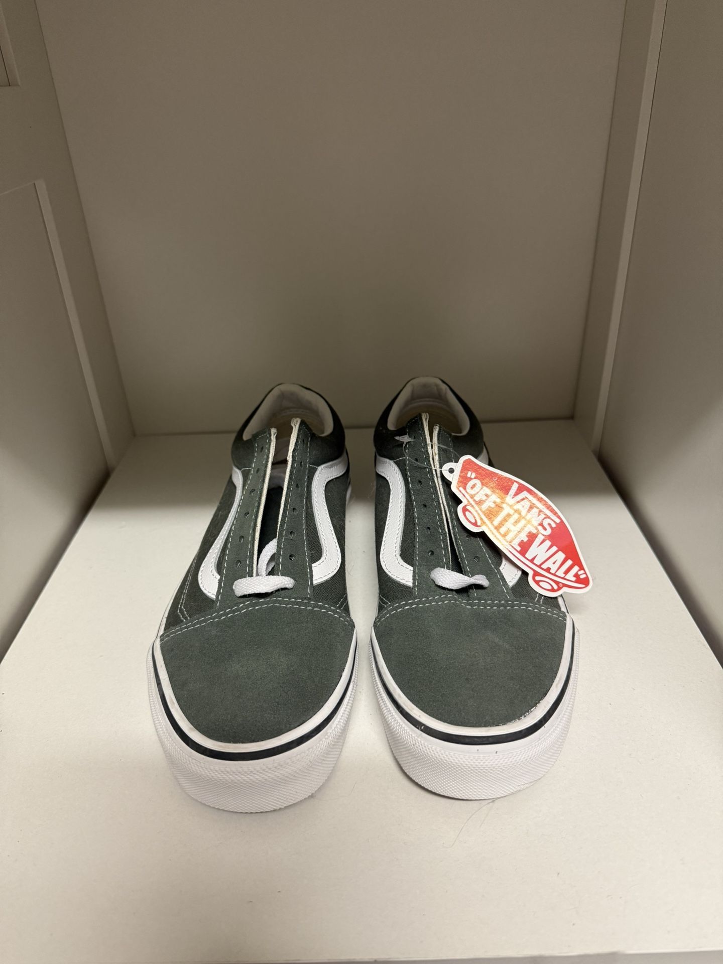 * NEW* Vans Womens Size 7 Old Skool Sneaker Green