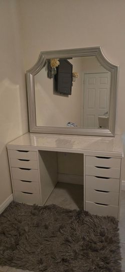 Vanity table and mirror