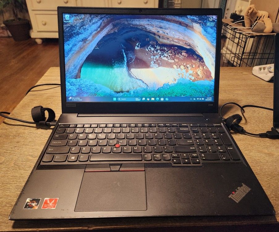 Lenovo Thinkpad E585 (2.5 Ghz 16GB 1Tb SSD)