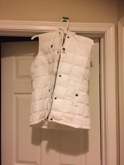 Sz L New Year’s Eve birthday winter designer puffer vest Gap