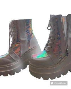 Chunky Platform Boots Size 8.5 (New)