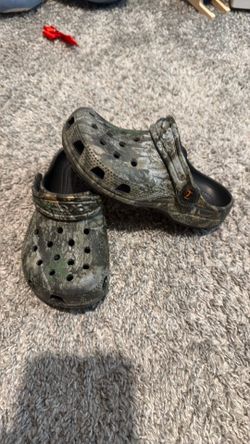 Boys crocs