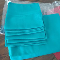 New Table Cloth 6 Napkins 