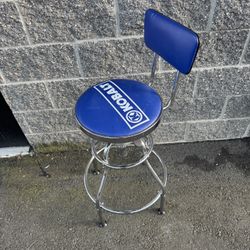 Kobalt Adjustable Hydraulic Stool With Swivel Seat