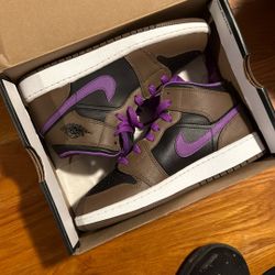 Jordan 1 Mid
