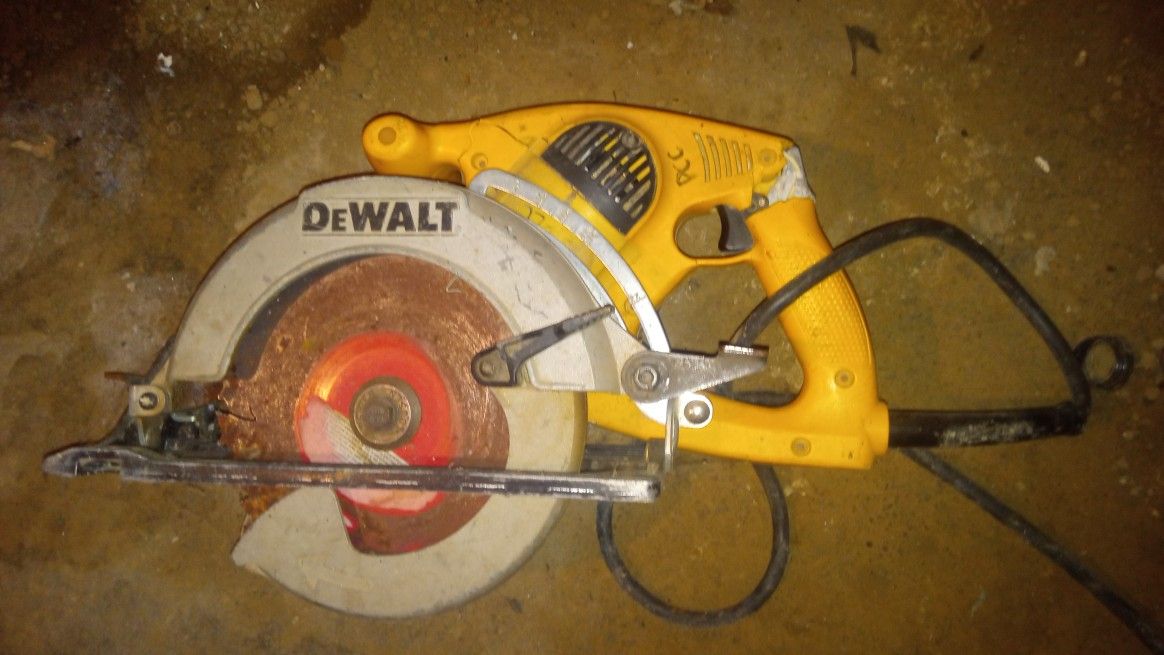 DeWalt Circle Saw