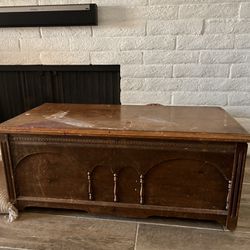 Beautiful, Vintage (poss Antique) Mahogany Color Cedar Chest Works Beautifully 