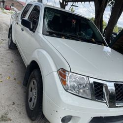 Good Condition   Nisan Frontier …20019 …..100 K Miles