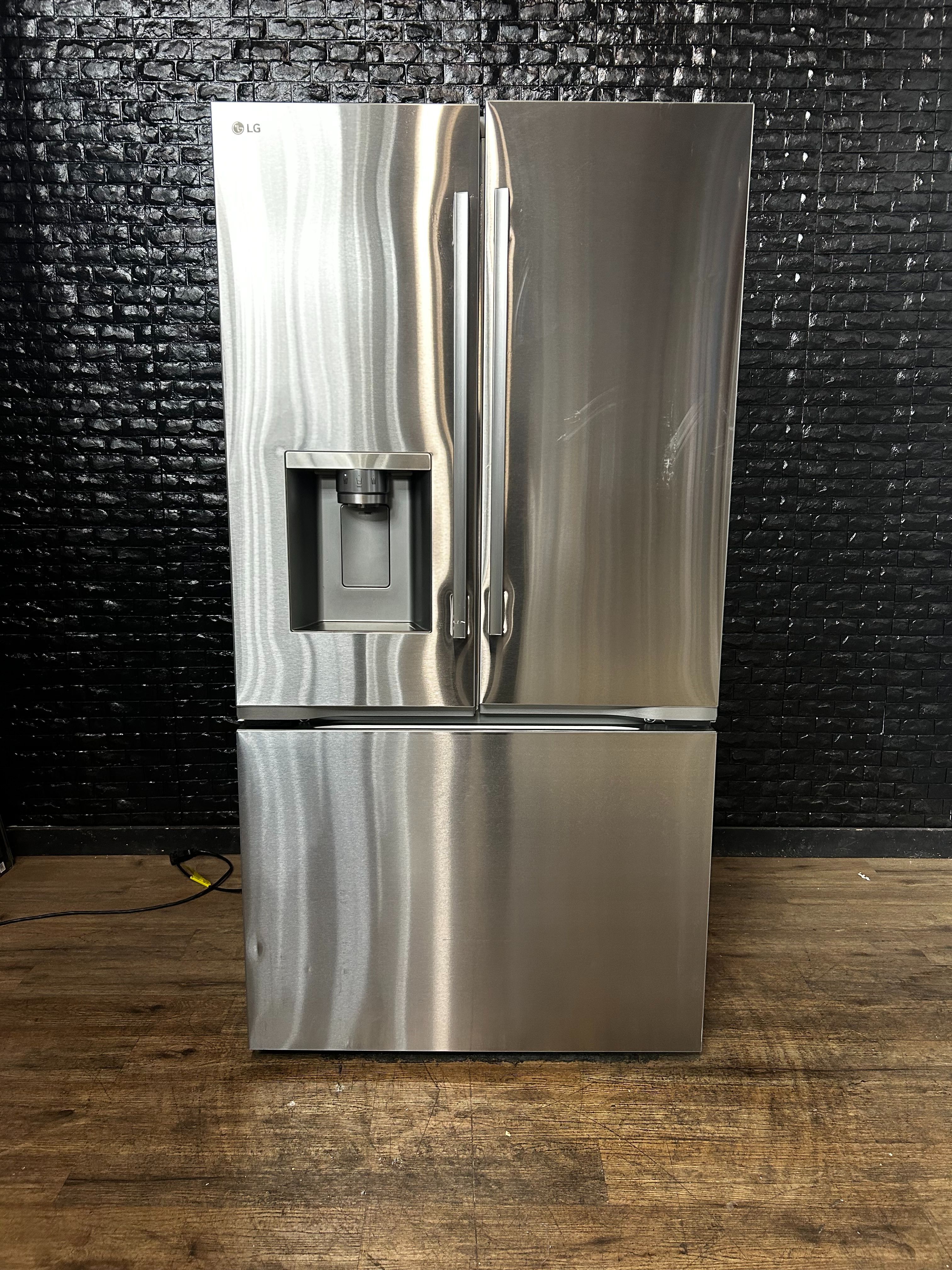 LG REFRIGERATOR w/WARRANTY! R2730A