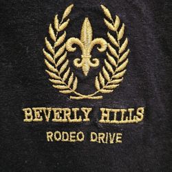 ⚜️Vintage BEVERLY HILLS M T-shirt⚜️
Size Medium...Men's or Womens
Never Worn