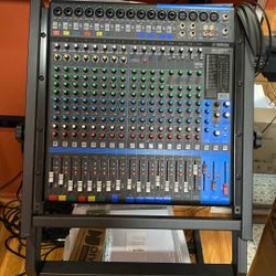 Yamaha MG20XU Mixer With Rolling Rack Stand 