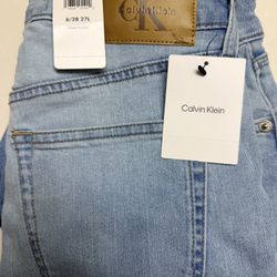 Brand new  Calvin Klein  women jeans size 6 for only $13 