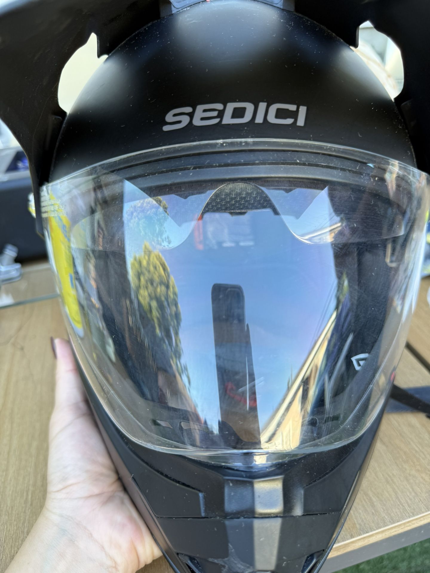 Sedici helmet -viaggio