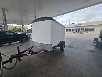Trailer 5x8 "2010"used,but Pulls amazing no leaks 5ft hight interior newer tires clean documentation in hand ✋️ READ Description FIRST, LEA PRIMERO.