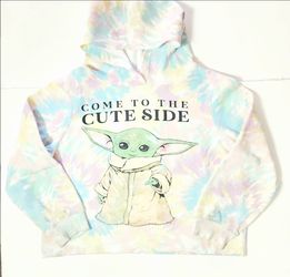 Girl's crop top baby Yoda sweater size: L