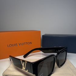 Louis Vuitton Black Luxury Sunglasses