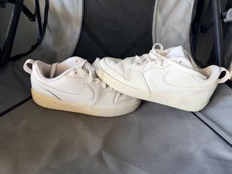 Nike Court Borough Low White Sneakers kids size 4