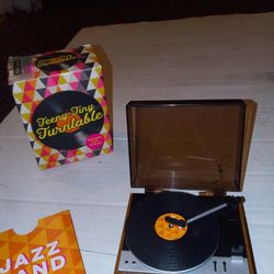 Teeny Tiny Turntable