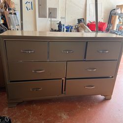 Champagne gold Queen bedroom set