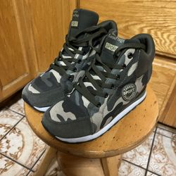 Women Sport Boots Size 8