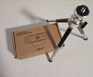 BRAND NEW Logitech C922x HD Pro PC Webcam with Tripod