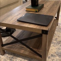 Rustic Oak Traditional Coffee Table - New