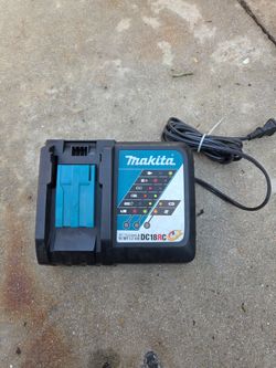 Makita Fast Charger