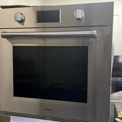 WOLF 30”WIDE SINGLE ELECTRIC WALL OVEN BUILT IN 