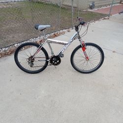 MAGNA. 24. INCH. BIKE. FUN. TO. RIDE. CHROME. N. RED ALL. GEARS. WORK.   FUN. FOR.  KIDS