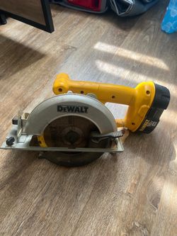 DeWalt 18V Cordless Circular Saw