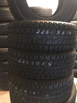 225/70/14 set of 4 tires 90% tread studded