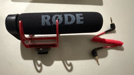 RØDE VideoMic GO Lightweight On-Camera Shotgun Microphone
