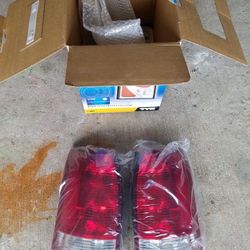 SATURN VUE 02-05 tail lights and lowering springs

NEW OEM FACTORY SATURN VUE 02-05 stock tail lights lamps
$80

SATURN VUE sprint lowering springs $1
