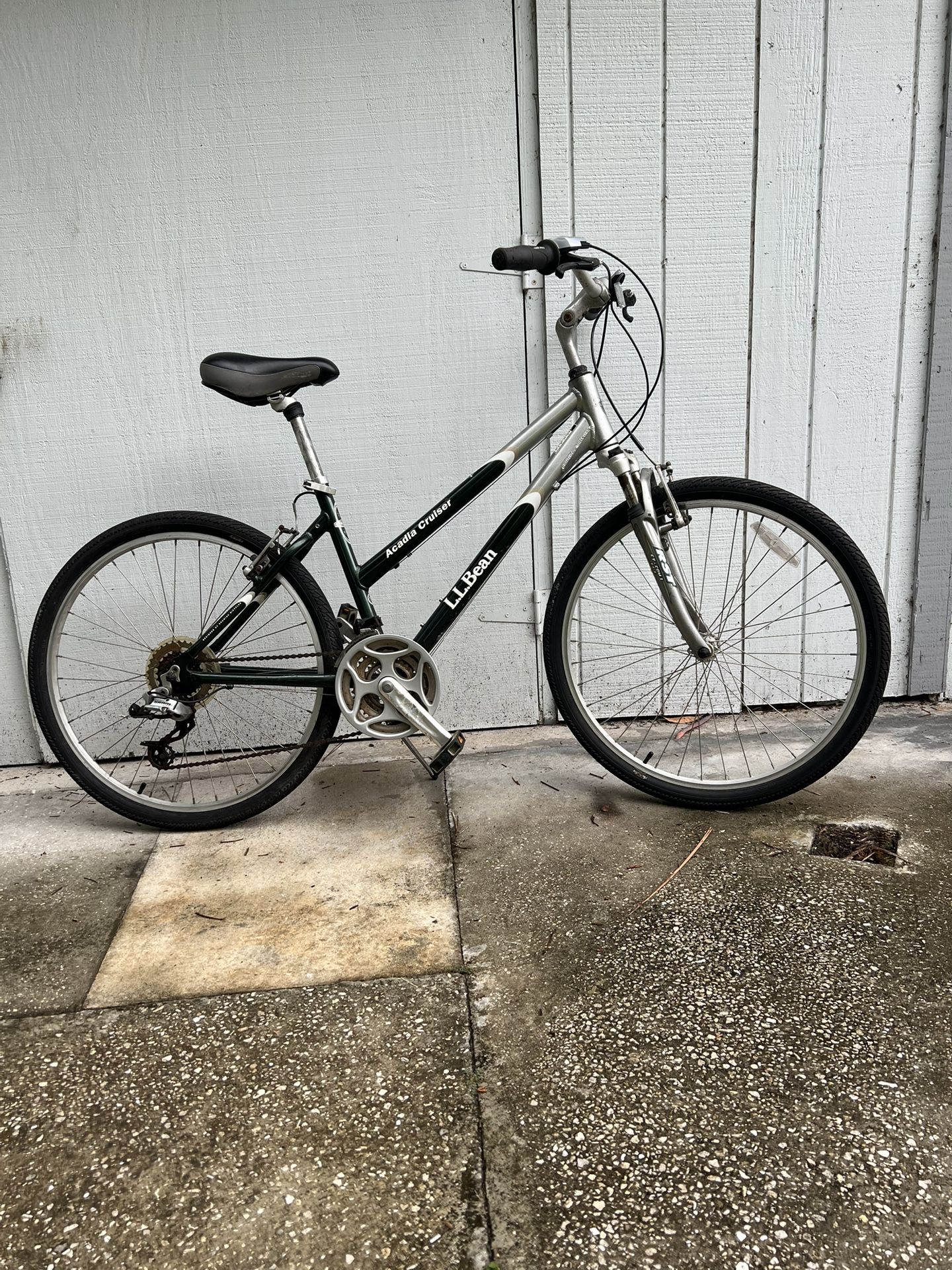 LL BEAN ACADIA 26” 21 SPEED BIKE