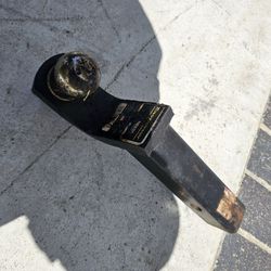 Hitch Tow 2" Need Lock  Pin Good Condition 