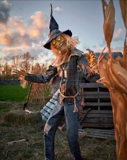 Spirit Halloween Strawman Scarecrow 6' Ft Tall Animatronic Talking prop